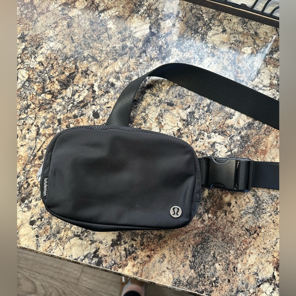 Lululemon belt bag